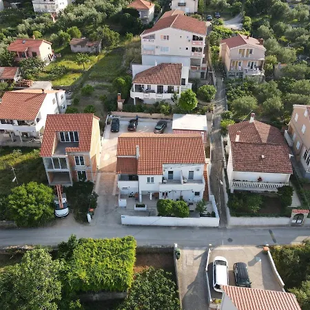 Nearby Beach, Mariane In Center Apartman *