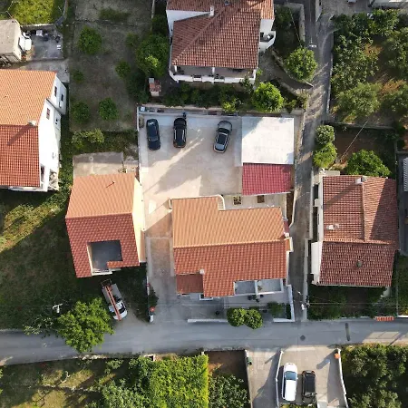Διαμέρισμα Nearby Beach, Mariane In Center Preko